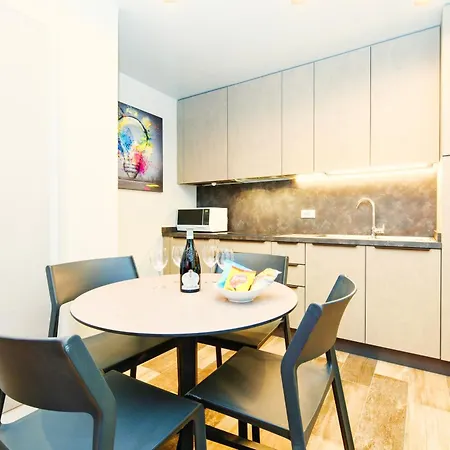 アパート The Captain