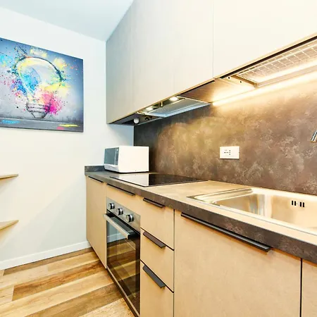 アパート The Captain